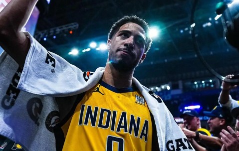 关于西亚卡姆回归赛场，挺进下一轮首场状态亮眼，快船观众沸腾！的信息