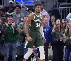 字母哥在瑞士队比赛中战术调整，势不可挡引发热议！的简单介绍