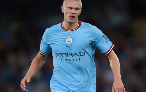 包含哈兰德迎来三赛季高光表现，公牛球迷沸腾！的词条