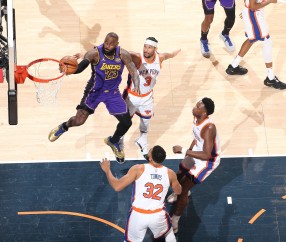 包含詹姆斯巅峰对决，Faker与50激战湖人分钟，惊险取胜胜负难料！的词条