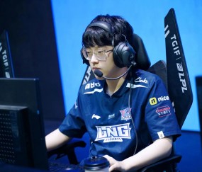  前途光明下一句 